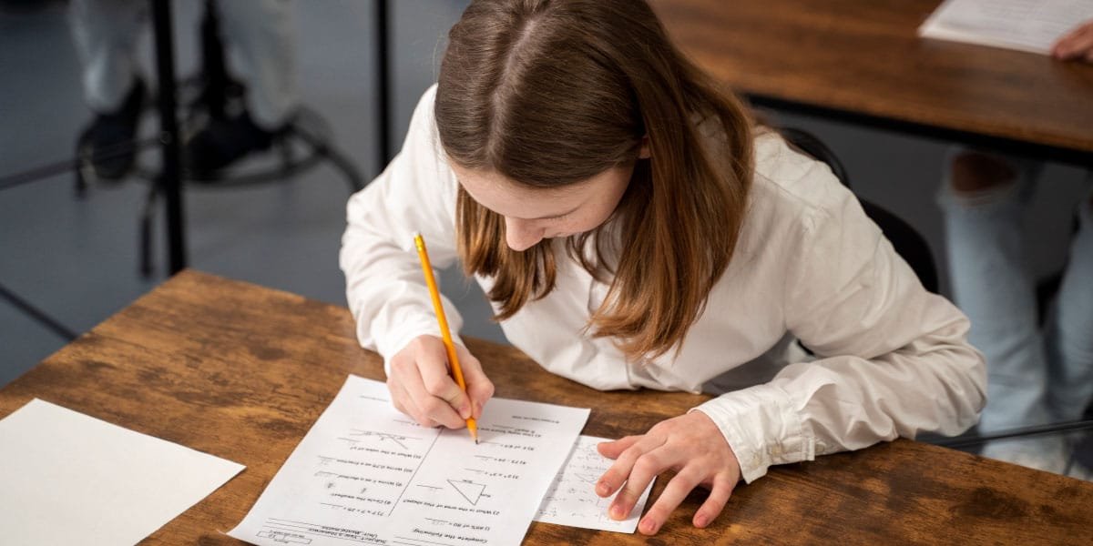 mejores academias para preparar selectividad -simulando examen