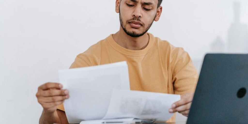 Quais são os documentos necessários para estudar numa universidade espanhola