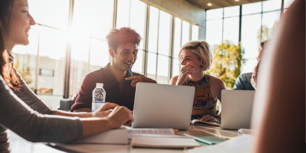 Escolhe o curso e a universidade mais adequados para ti