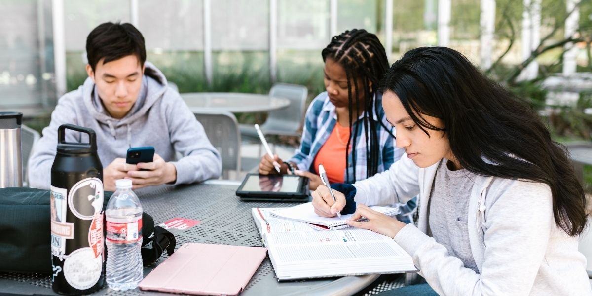 estudiar ortodoncia en España - amigos