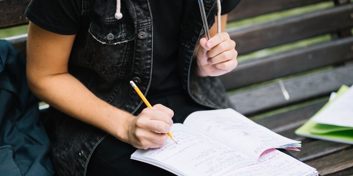 Compreende as médias de acesso em Portugal