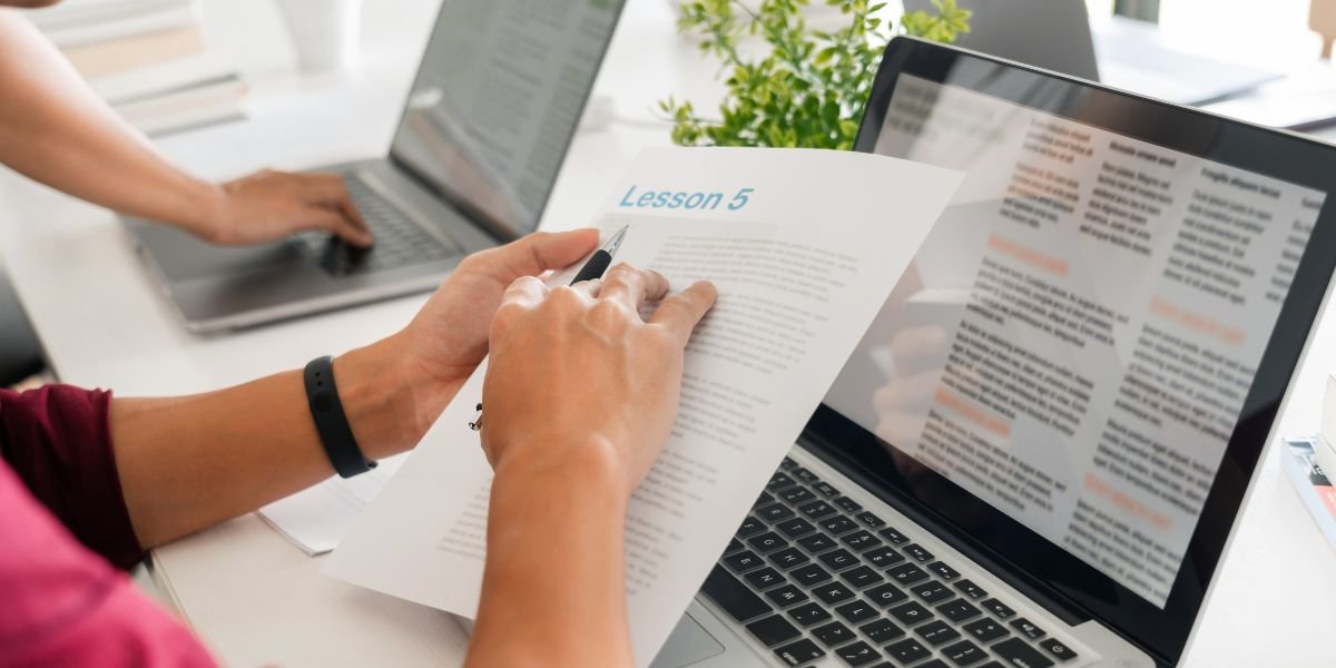 Características do plano de estudos em Espanha